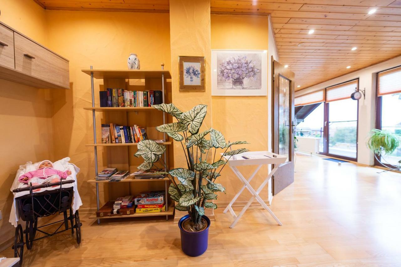 Ferienwohnung Virginija Ditscheid Екстер'єр фото